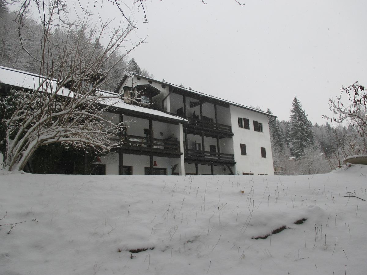 Albergo Club21 Lavarone Exteriör bild